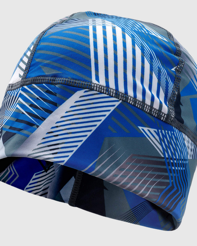 A running beanie hat with a geometric pattern in blue and white
