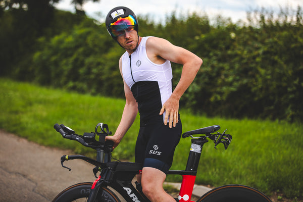 Men's AG X-Comb Quad Pocket 8” Tri Shorts